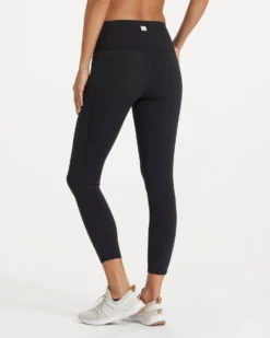 Studio Pocket Legging-Short | Black 9 Studio Pocket Legging-Short | Black -Vuori Clothing Store VW446 SBLK 0799 bb25a495 c8d9 4897 a907 eac805d0d175
