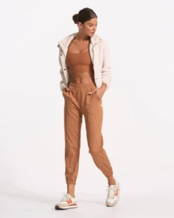 Boyfriend Jogger | Palo Santo Heather -Vuori Clothing Store VW457HPS SP23 W ECOMM PANTS FULL 8961 1X1 52a21f61 41ad 4b5b 9fe1 2b89a1eef2ba