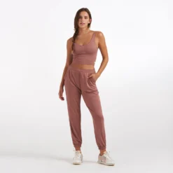 Halo Performance Crop | Light Terracotta Heather 11 Halo Performance Crop | Light Terracotta Heather -Vuori Clothing Store VW457LCH 3147