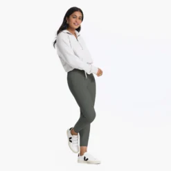 Bayview Thermal Legging | Shale 10 Bayview Thermal Legging | Shale -Vuori Clothing Store VW465SHA 2728 retouch 1x1 5df82e04 31cb 47e2 b715 900b34b6a6d7