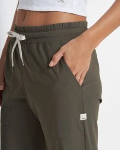 Miles Jogger | Oregano -Vuori Clothing Store VW481ORE 1627