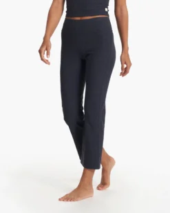 Mid Rise Elevation Slim Bootcut | Midnight Heather -Vuori Clothing Store VW487HMD SP23 W ECOMM BOTTOM 2075 1x1 85dc5d2b 6e78 4c21 8143 b56c84497b0c