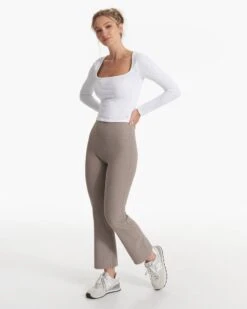 Mid Rise Elevation Slim Bootcut | Walnut Heather -Vuori Clothing Store VW487HWA SP23 W ECOMM PANTS 4281 BOTTOM 1x1 124e8a65 14c7 4601 9566 09f3aecc8a54