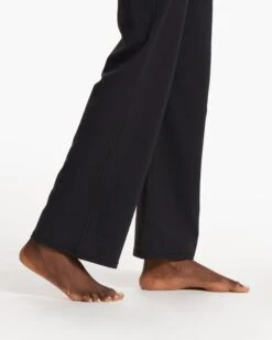 Daily Wideleg - Long | Black -Vuori Clothing Store VW489 LBLK FA23 W ECOMM PANTS DETAIL 7