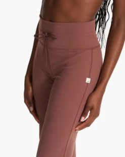 Daily Wideleg - Long | Hazelnut 9 Daily Wideleg - Long | Hazelnut -Vuori Clothing Store VW489 LHZN FA23 W ECOMM PANTS DETAIL 7