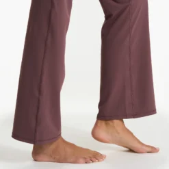 Daily Wideleg | Chestnut -Vuori Clothing Store VW489CHN 2585 1