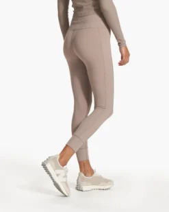 Daily Pocket Legging | Graphite -Vuori Clothing Store VW490GPH FA23 W ECOMM PANTS BACK BOTTOMS 7