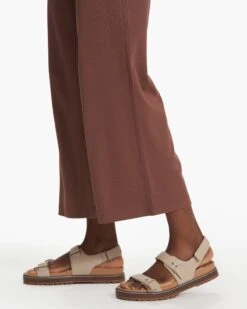 Pose Jumpsuit | Hazelnut -Vuori Clothing Store VW491HZN SP22 W ECOMM PANTS 0935 FULL 1x1 67124dda a750 4e8a 877d 876b1c15d49e