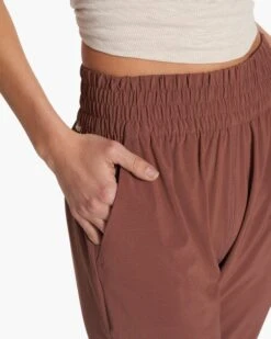 Villa Jogger | Hazelnut 8 Villa Jogger | Hazelnut -Vuori Clothing Store VW493HZN FA23 W ECOMM PANTS DETAIL 8