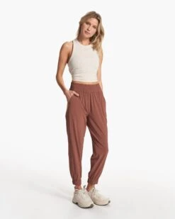 Villa Jogger | Hazelnut 10 Villa Jogger | Hazelnut -Vuori Clothing Store VW493HZN FA23 W ECOMM PANTS FULL 3