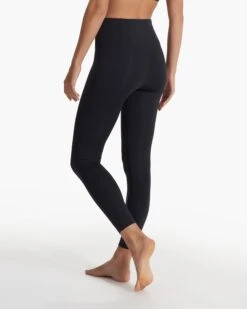 Evolve Legging | Black -Vuori Clothing Store VW497BLK SP23 W ECOMM PANTS 0268 BOTTOM 1x1 9be58f79 83cf 445a bb57 ea0773ef5a0f