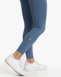 Evolve Legging | Pool Blue -Vuori Clothing Store VW497PBL SP23 W ECOMM PANTS DETAIL 1122 1x1 140b3304 9ef5 4a44 ad4b 4588ad3c72d7 scaled