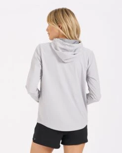 Womens Outdoor Trainer Shell | Platinum Linen Texture -Vuori Clothing Store VW501PTL 3