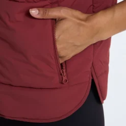 Canyon Insulated Vest | Currant -Vuori Clothing Store VW533CUR 2909