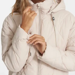 Decompression Insulated Jacket | Dune -Vuori Clothing Store VW535DUN FA22 W ECOMM DETAIL 2777