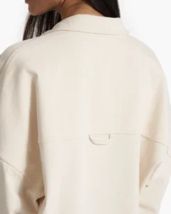 Mackenzie Shirt Jacket | Natural -Vuori Clothing Store VW546NAT SP23 W ECOMM JACKETS DETAIL 0436 1x1 100ccf04 a36f 40ad a1f2 fe449cb61855