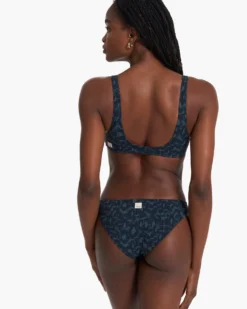 Aqua Triangle Top | Beryl Spots -Vuori Clothing Store VW708BPT SP23 W ECOMM WATERTOPS 1929 1x1 c90024be 2d7f 4cad 9013 8a81046c2c37