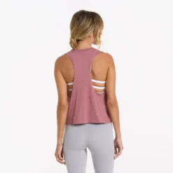 Front Page -Vuori Clothing Store VW967HMV 02384